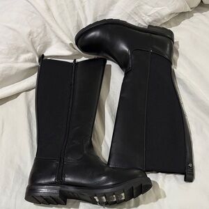 Steve Madden 2 Elegant Black Knee-High Boots full side zip worn once euc